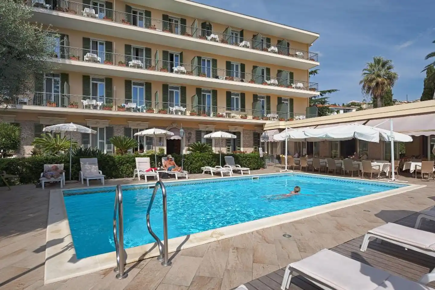Paradiso Pool