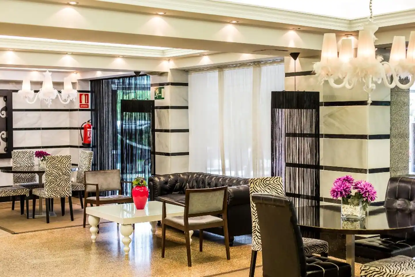 Leonardo Hotel Granada Lobby