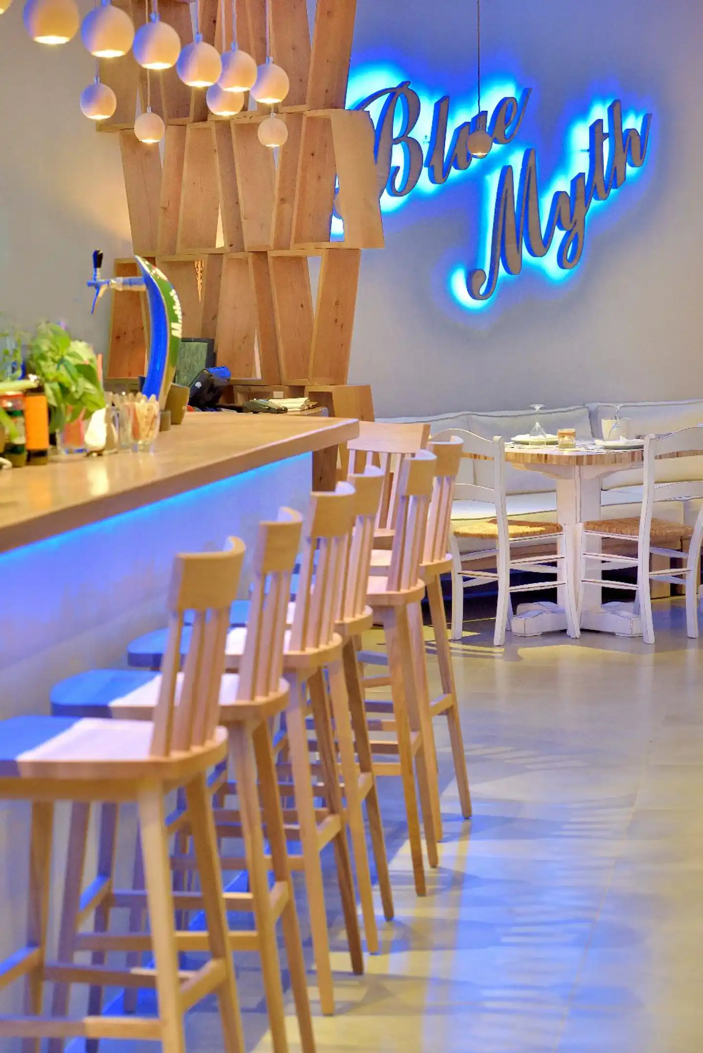 Petinos Beach Hotel Bar