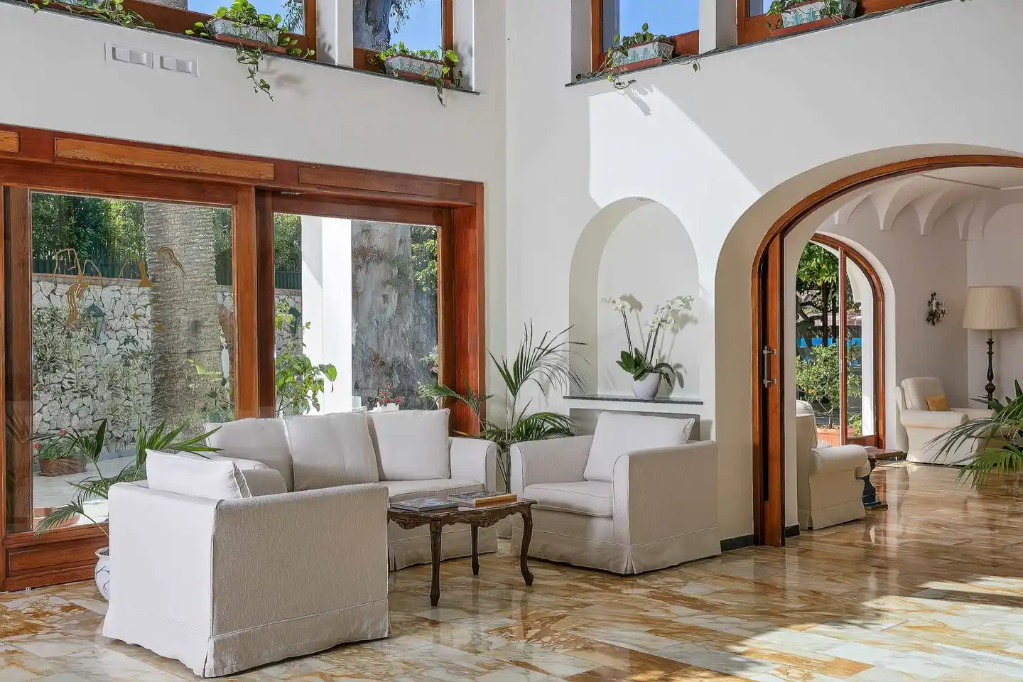 Hotel Syrene Capri Lobby