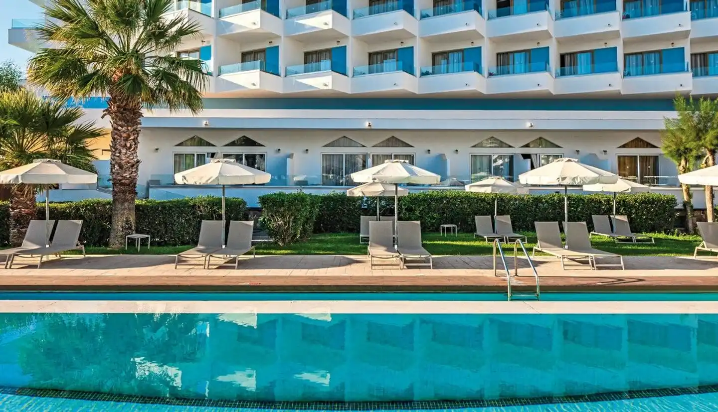 Blue Sea Beach Resort Aussenansicht