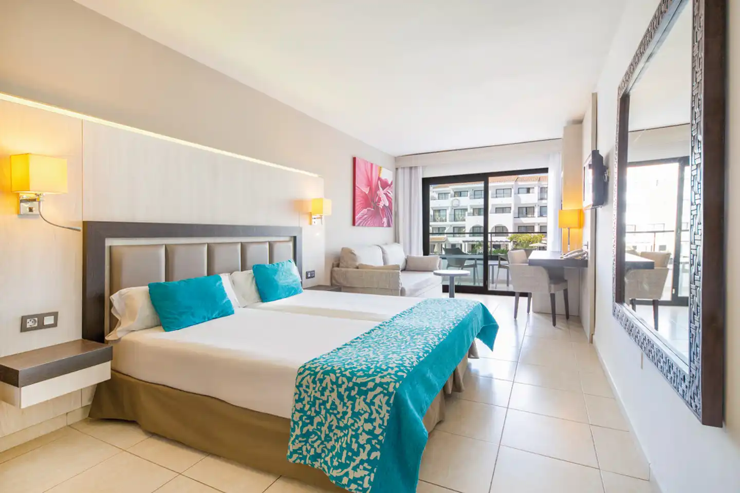 FERGUS Style Bahamas ACCOMMODATION