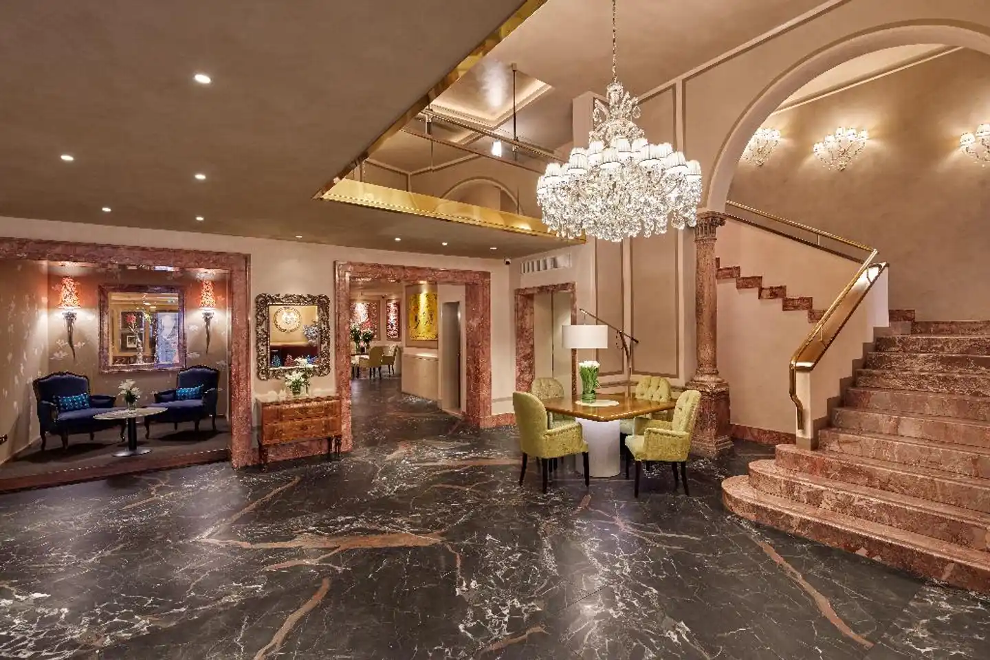 Hotel Accademia Lobby