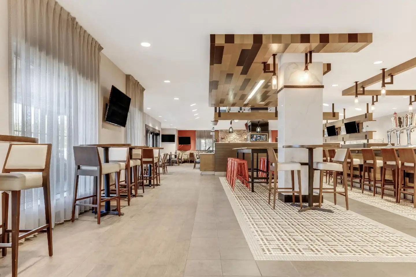 Sonesta Anaheim Resort Area Bar