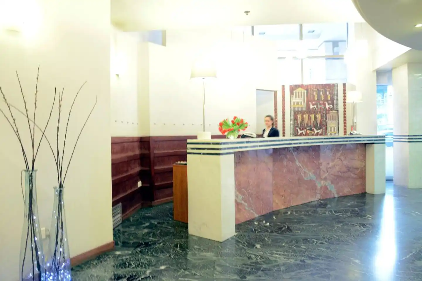 Dorian Inn Lobby