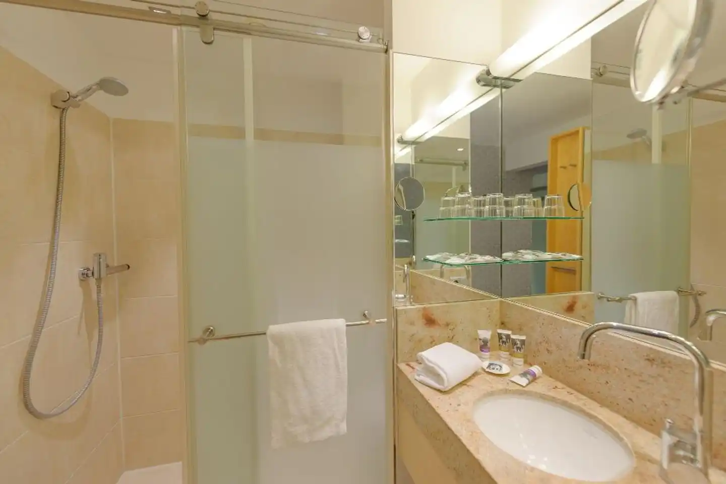 Mercure Potsdam City Badezimmer