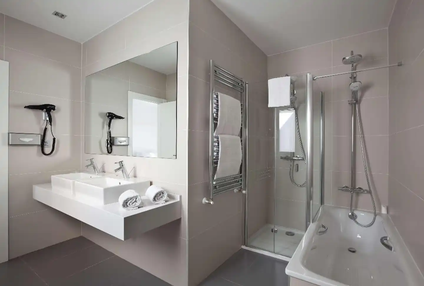 NH Madrid Atocha Badezimmer