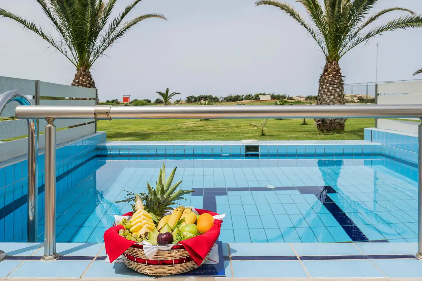 Vantaris Palace POOL