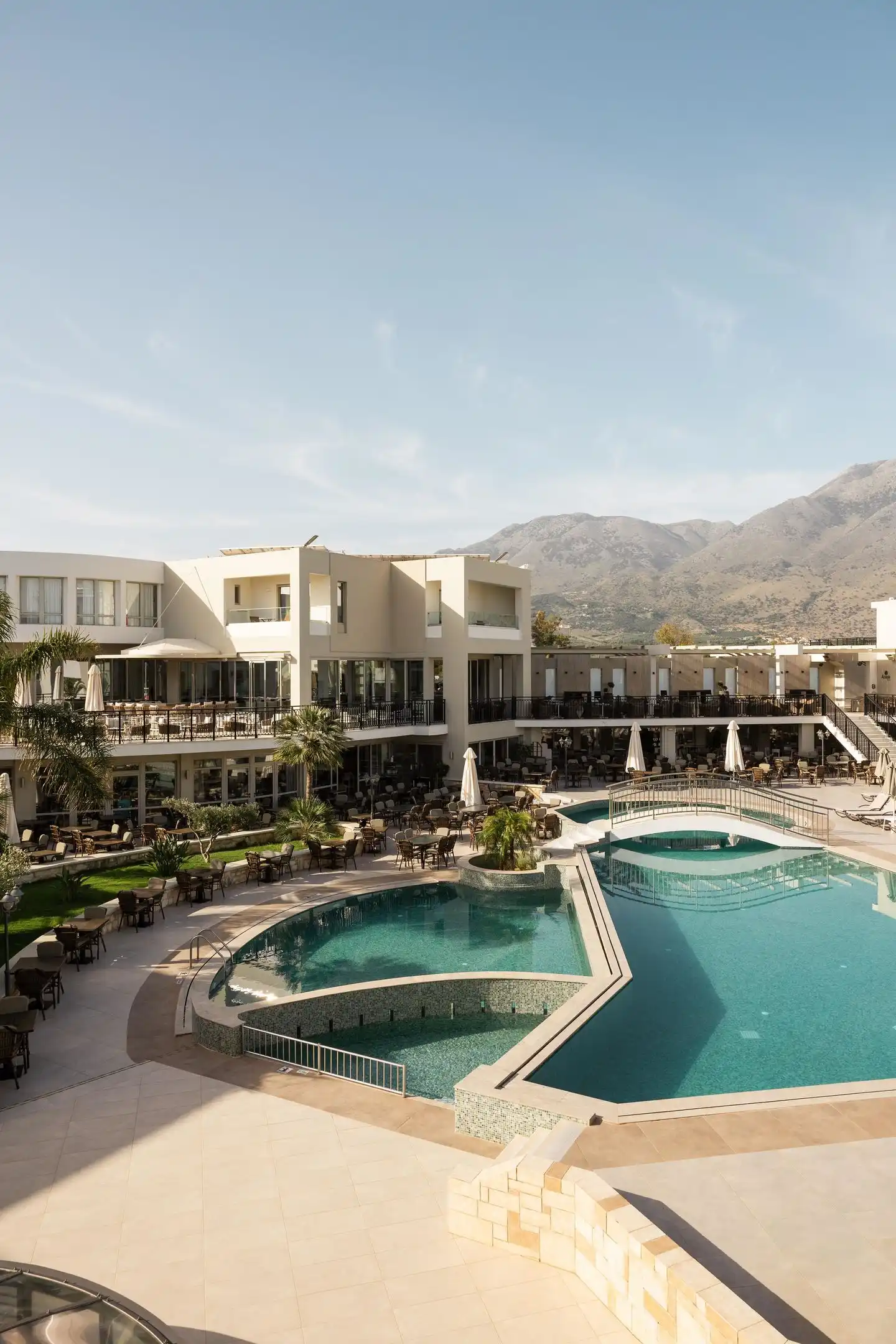 Vantaris Palace POOL