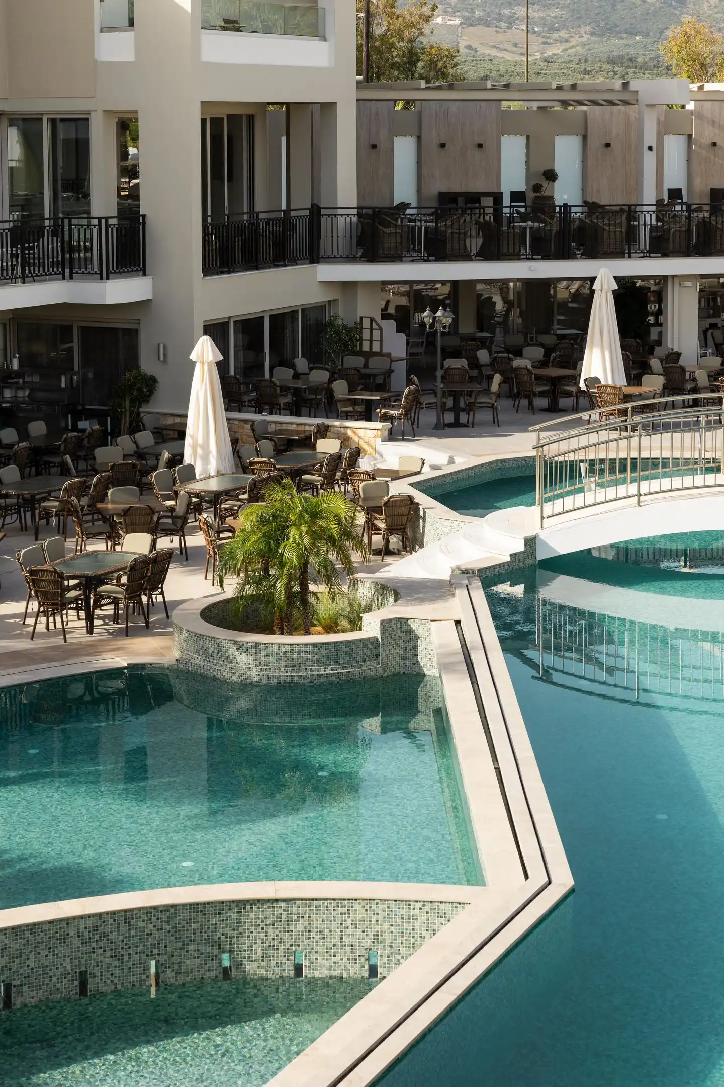 Vantaris Palace POOL
