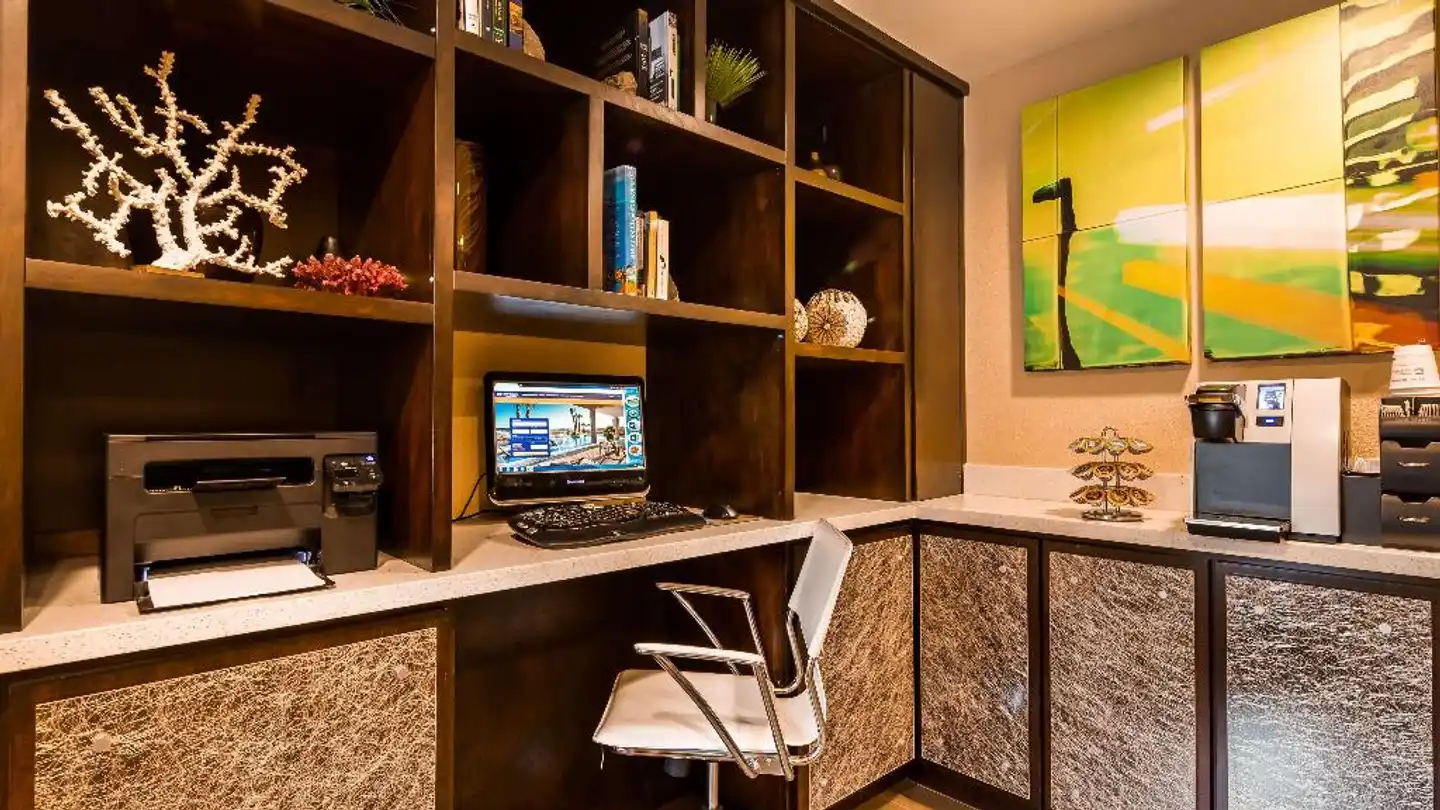 Best Western Carmel's Town House Lodge Lobby