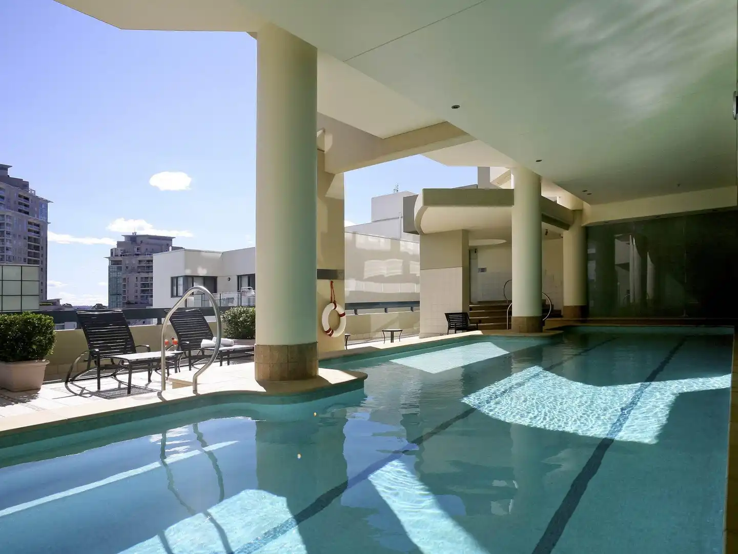 The Sebel Sydney Chatswood Hallenbad