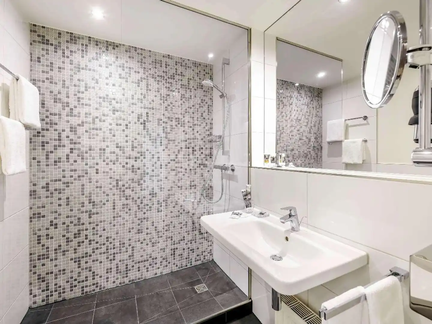 Congress Hotel Mercure Nuernberg an der Messe Badezimmer