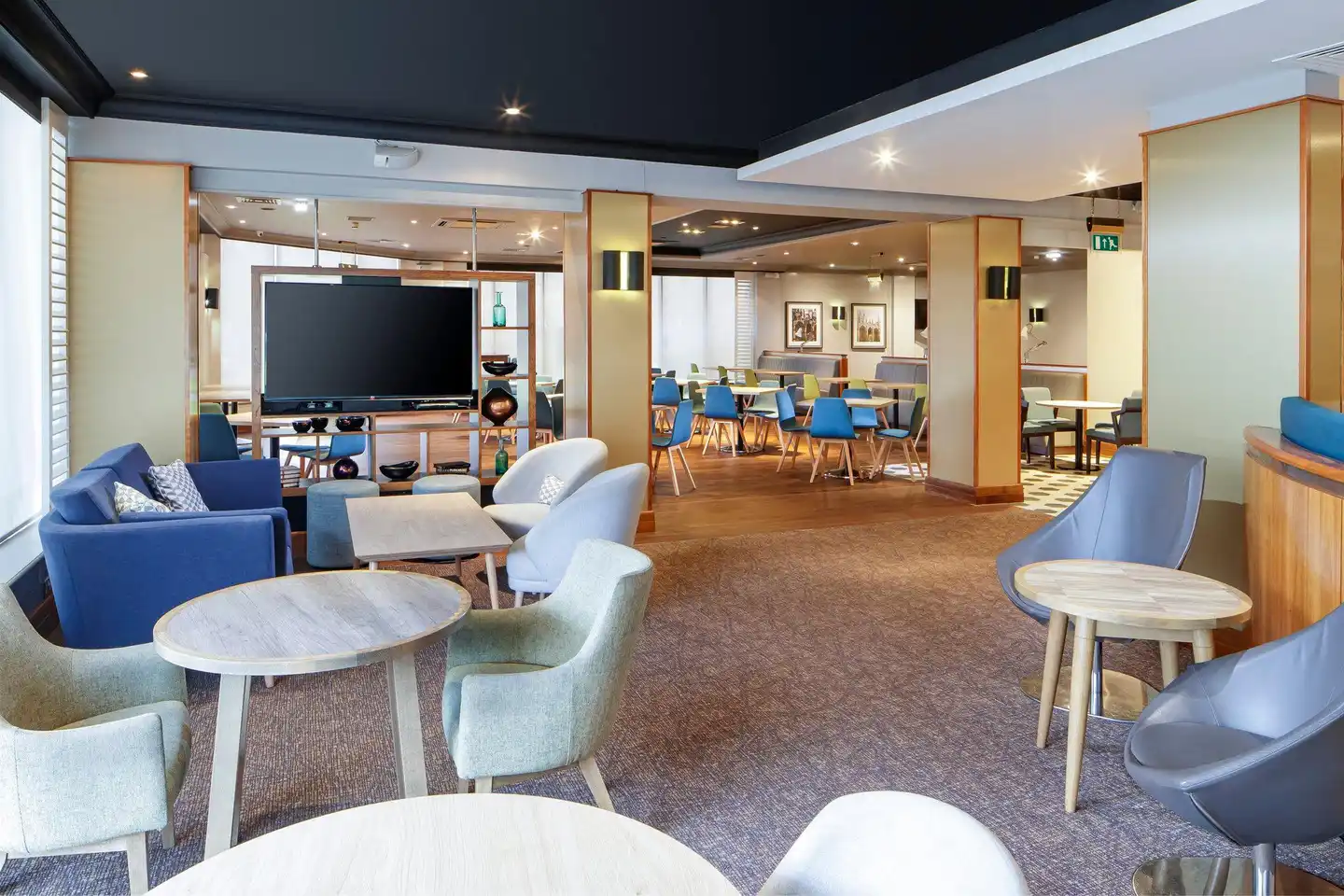 Holiday Inn Peterborough West Bar
