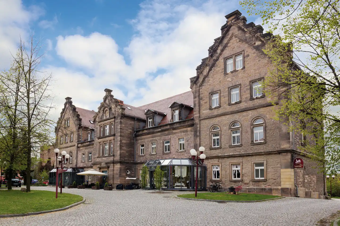 Hotel Himmelsscheibe & Hotel Schloss Nebra Aussenansicht