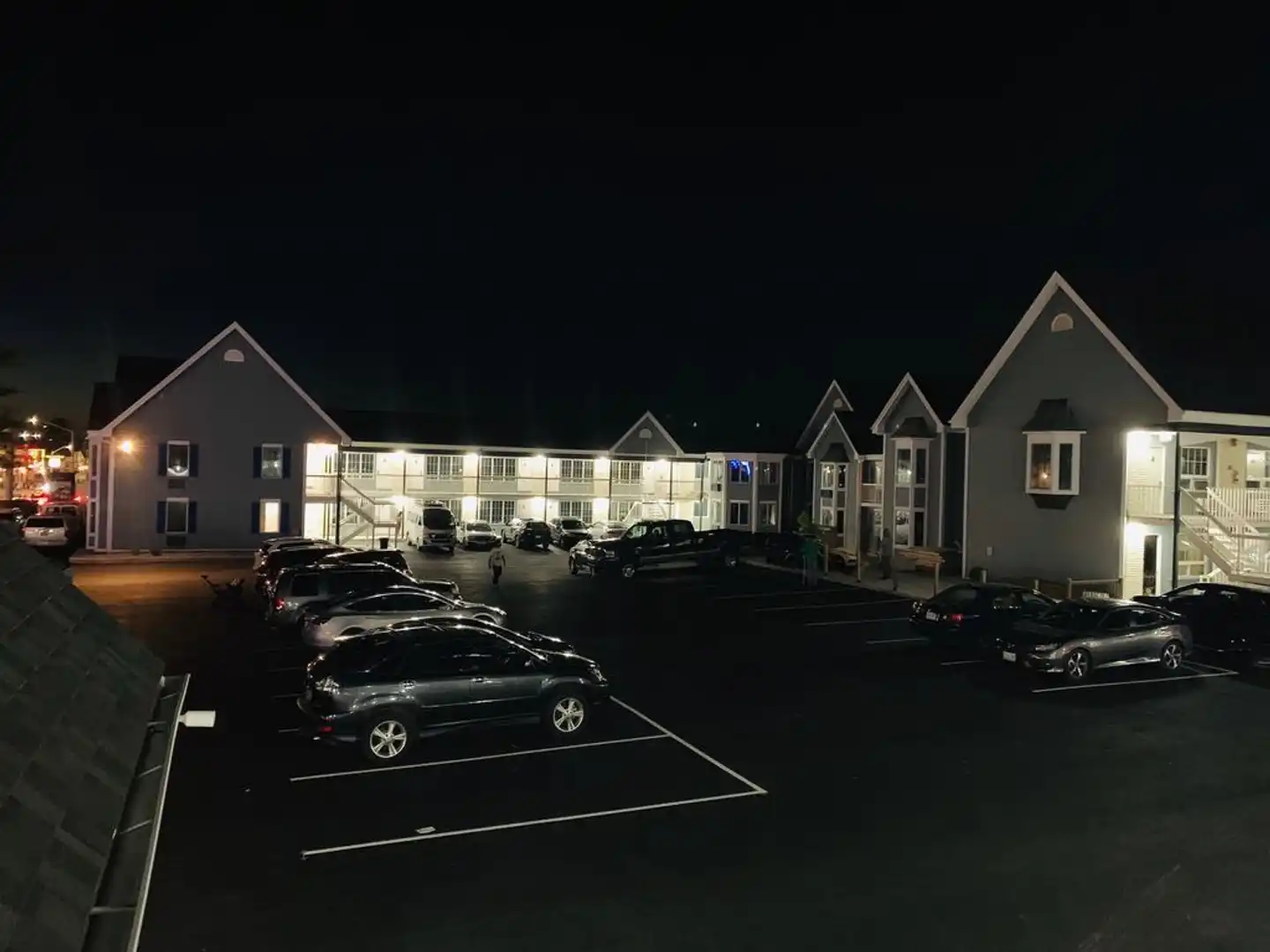 Falls Lodge & Suites Aussenansicht