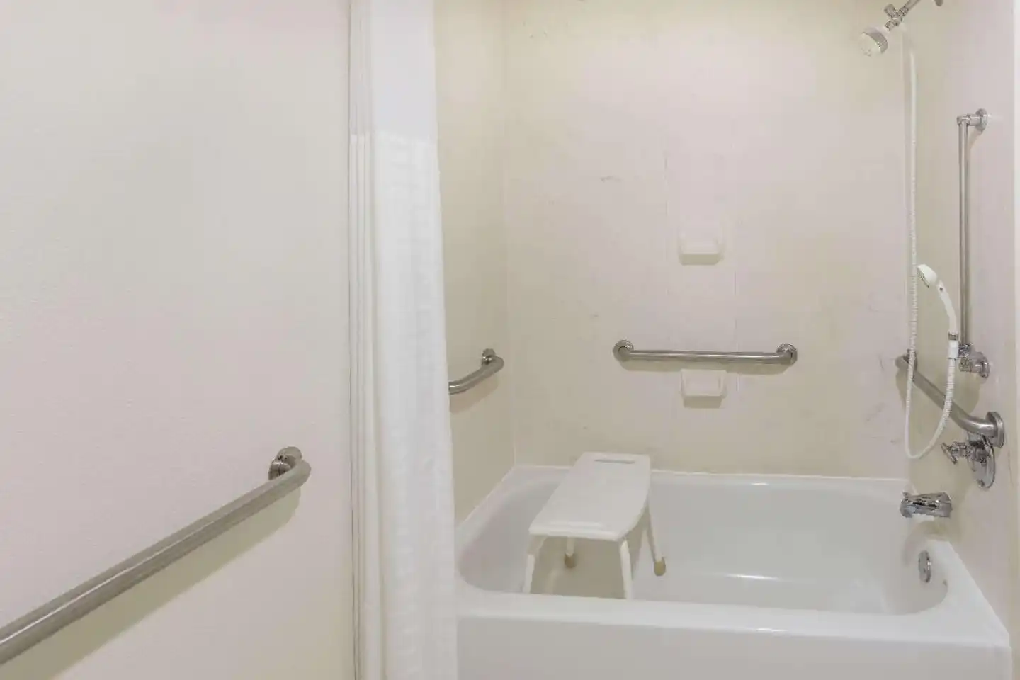 Baymont by Wyndham Orangeburg North Badezimmer