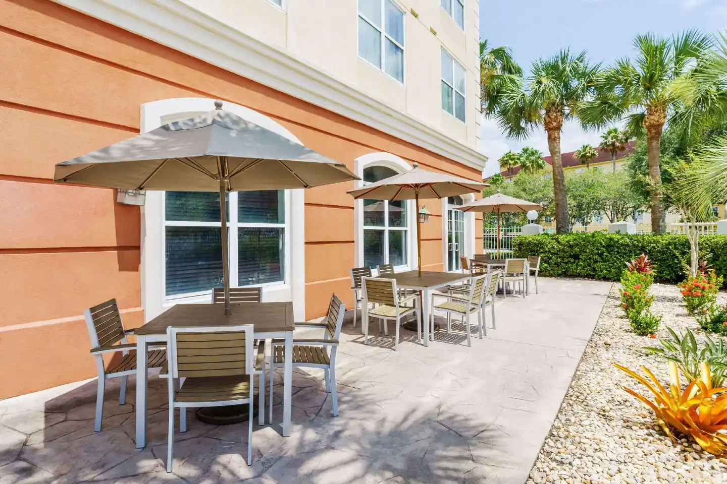 Country Inn & Suites by Radisson, Orlando Airport, FL Terrasse