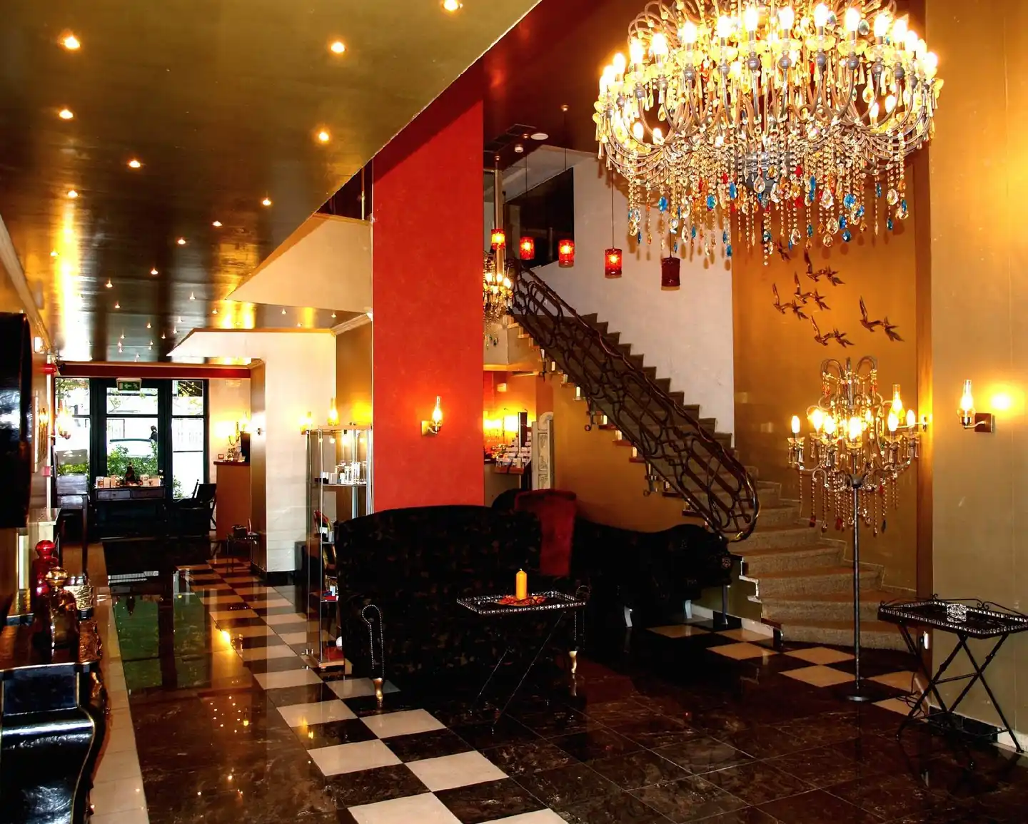 Delphi Art Hotel Lobby