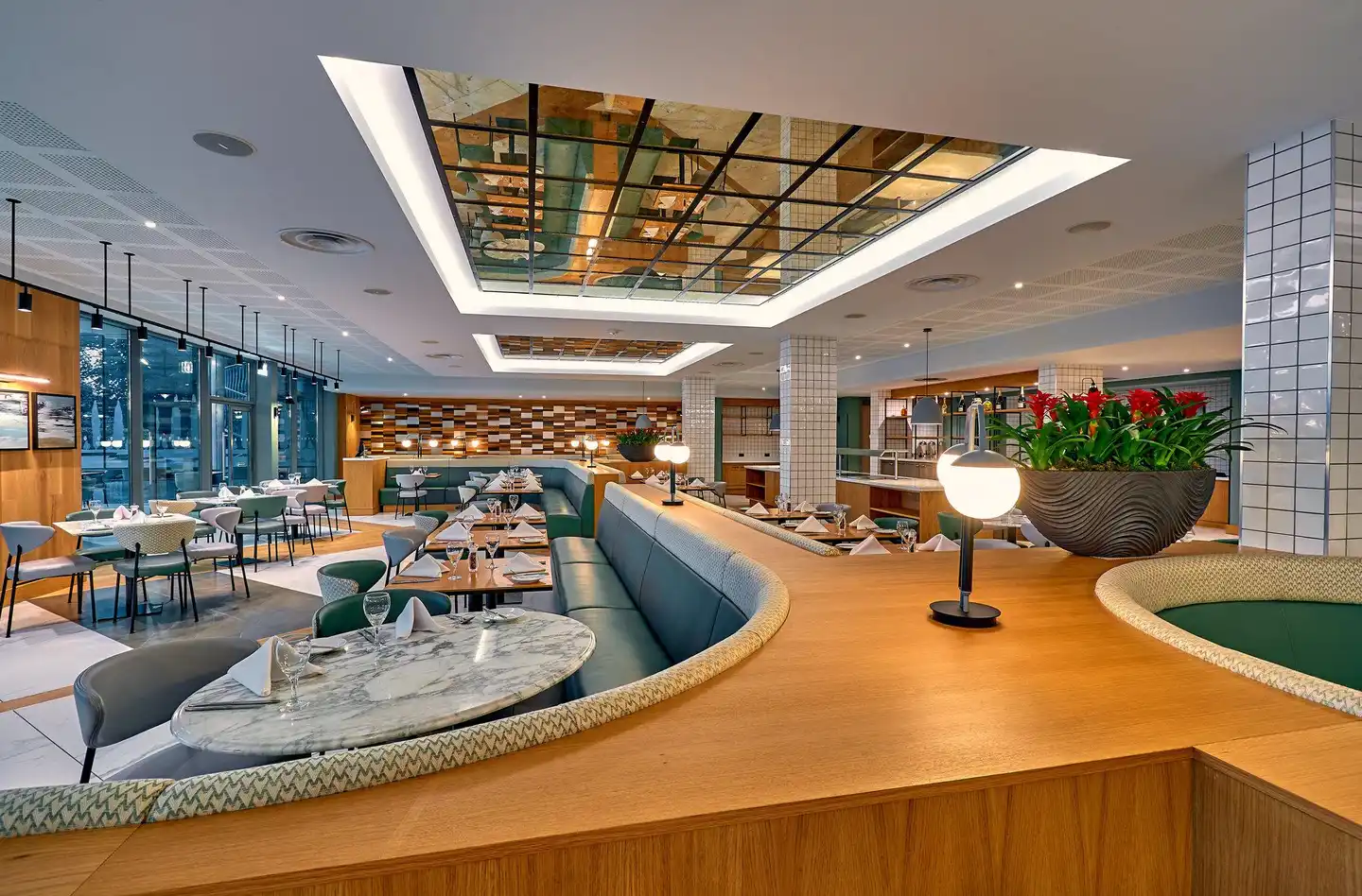 Crowne Plaza Marlow Lobby