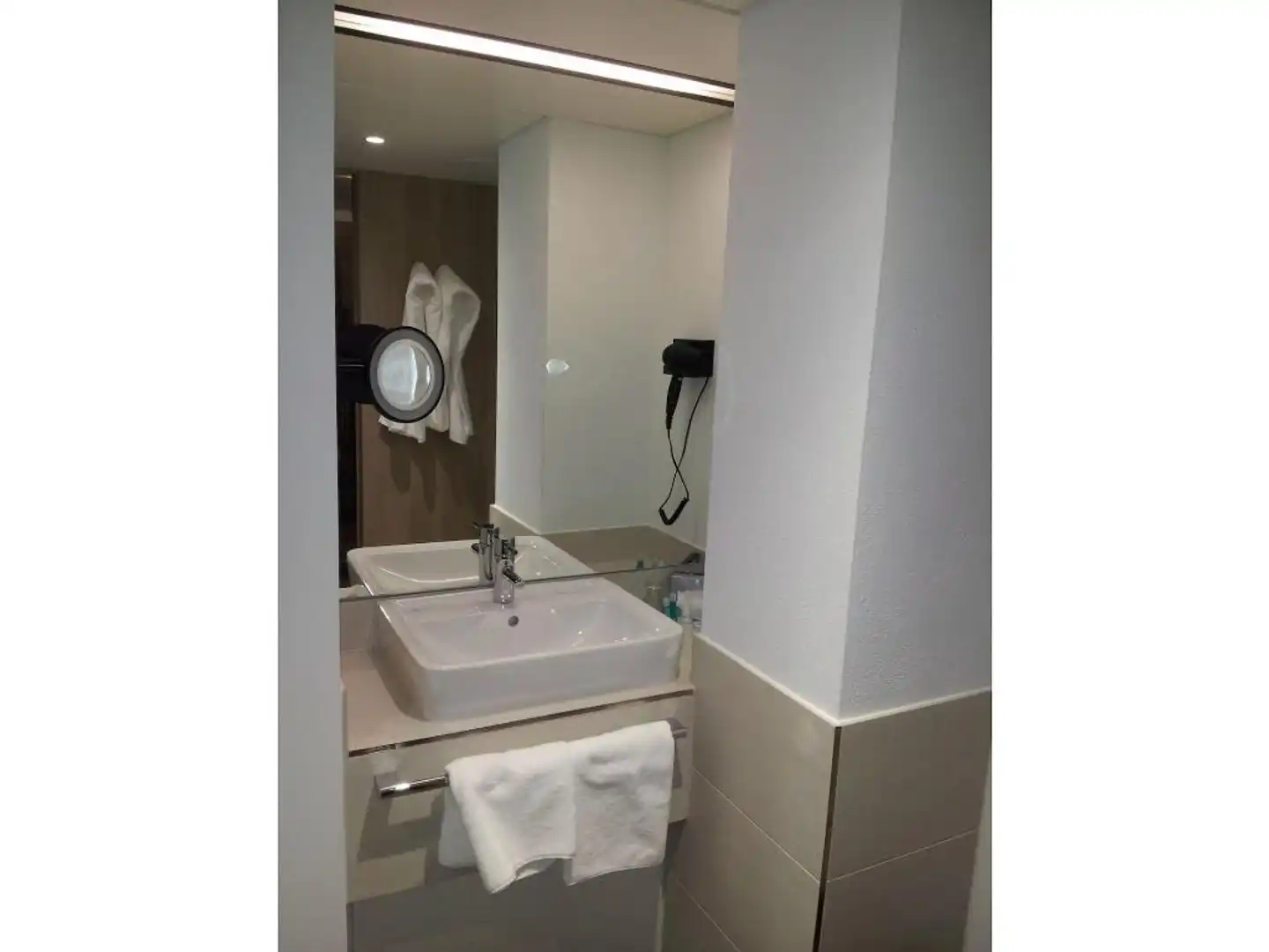 Sorat Hotel Saxx Nürnberg Badezimmer