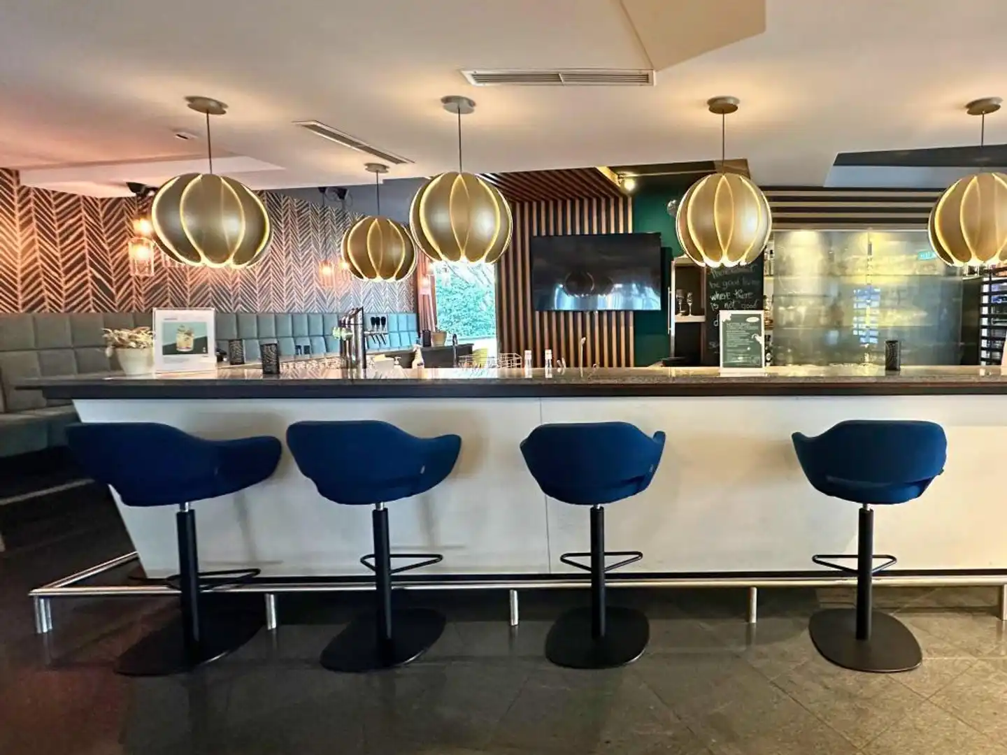Holiday Inn Salzburg City Bar