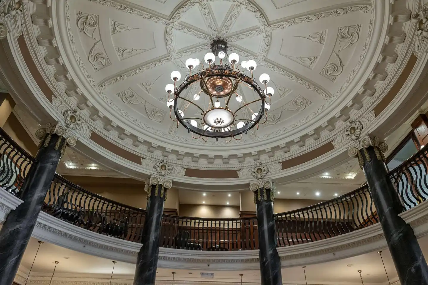 Rendezvous Hotel Melbourne Lobby