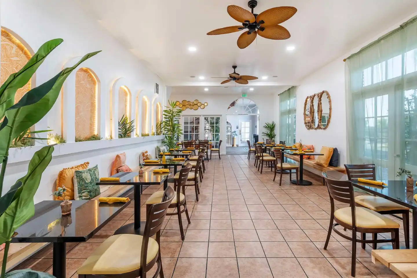 Best Western Plus Hill House Bar