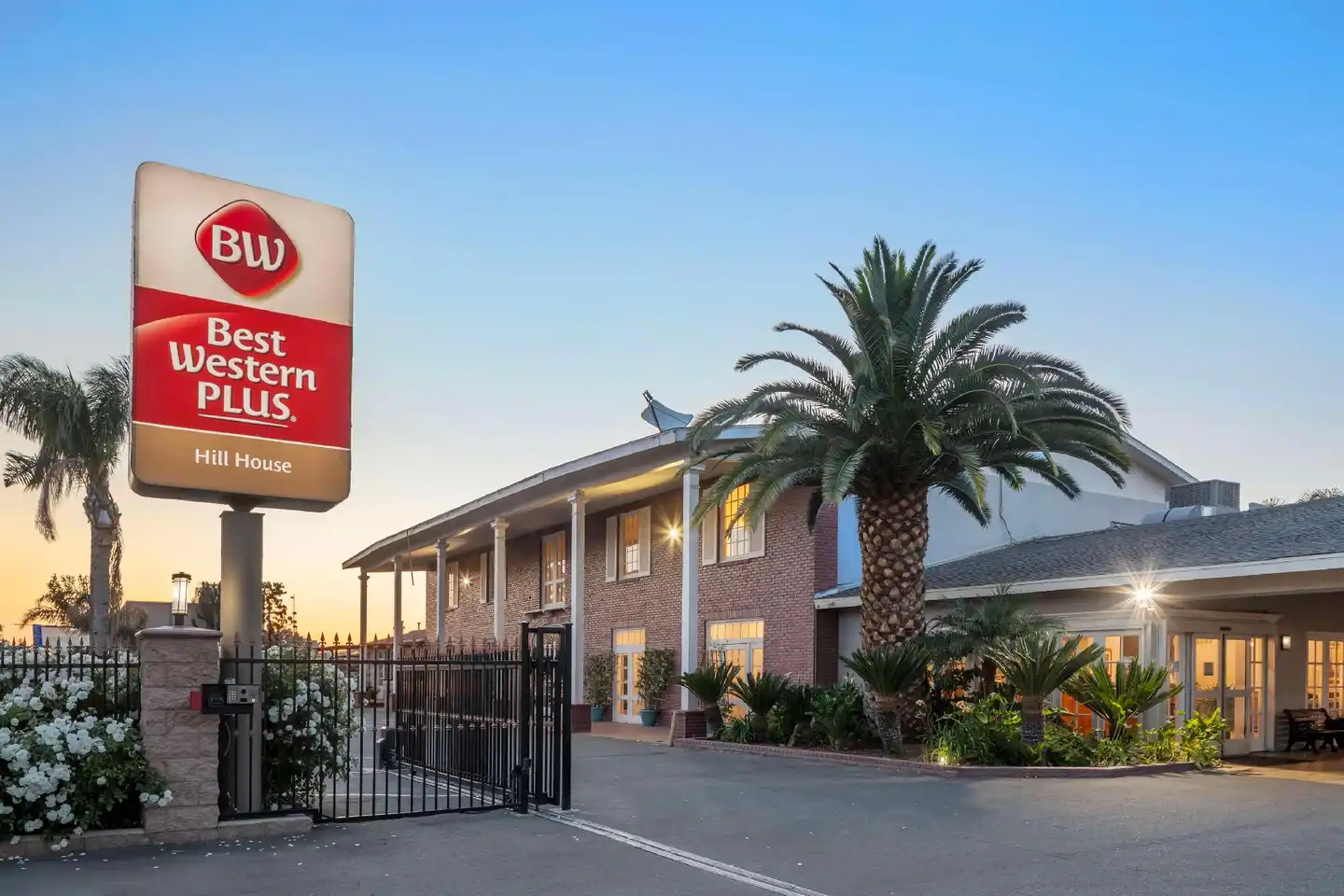 Best Western Plus Hill House Aussenansicht