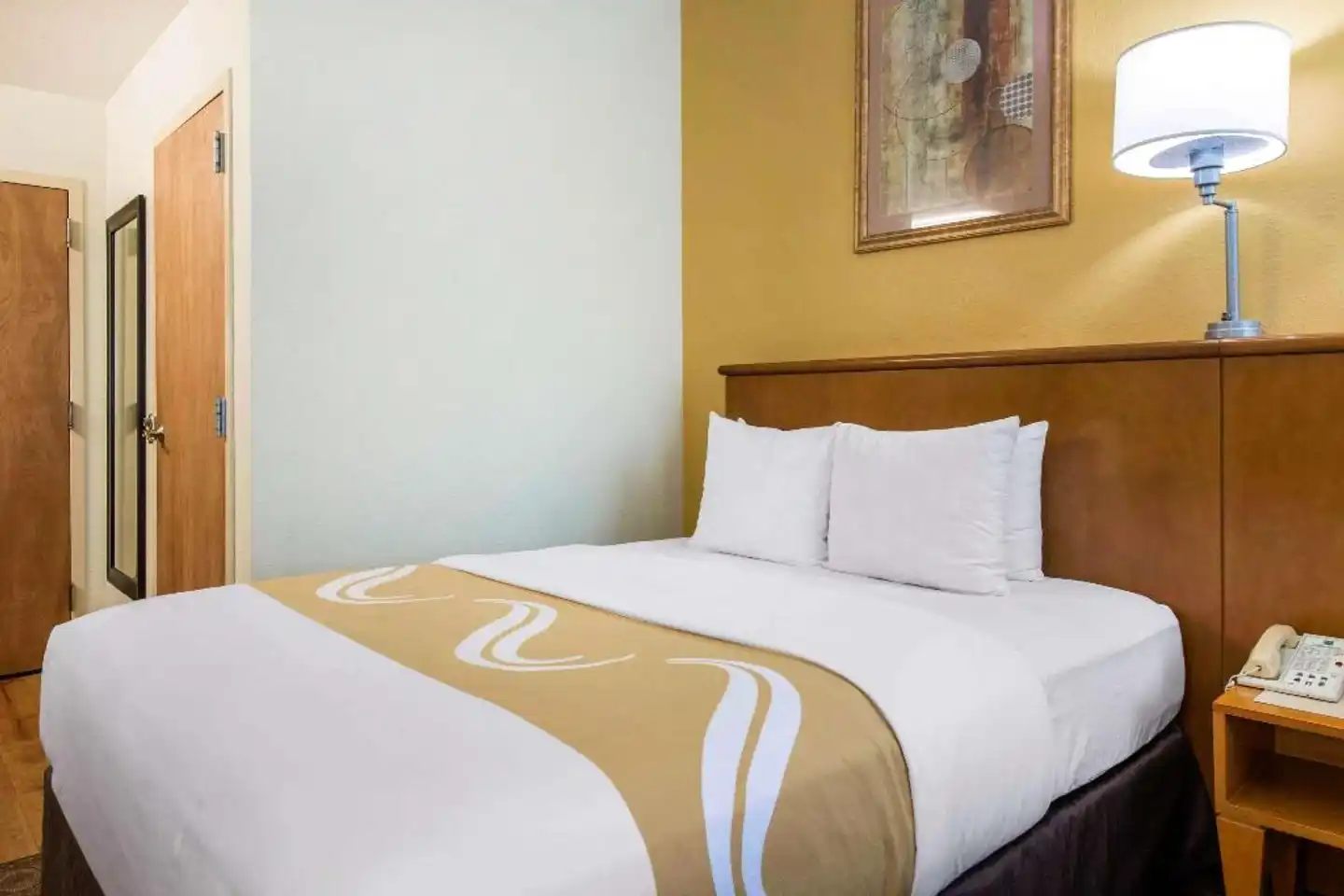 Quality Inn & Suites Near The Theme Parks Wohnbeispiel