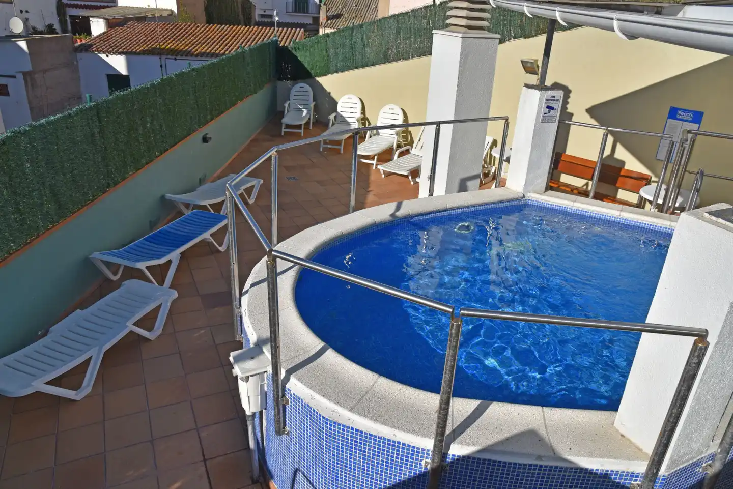 AR Dosjoimi Pool