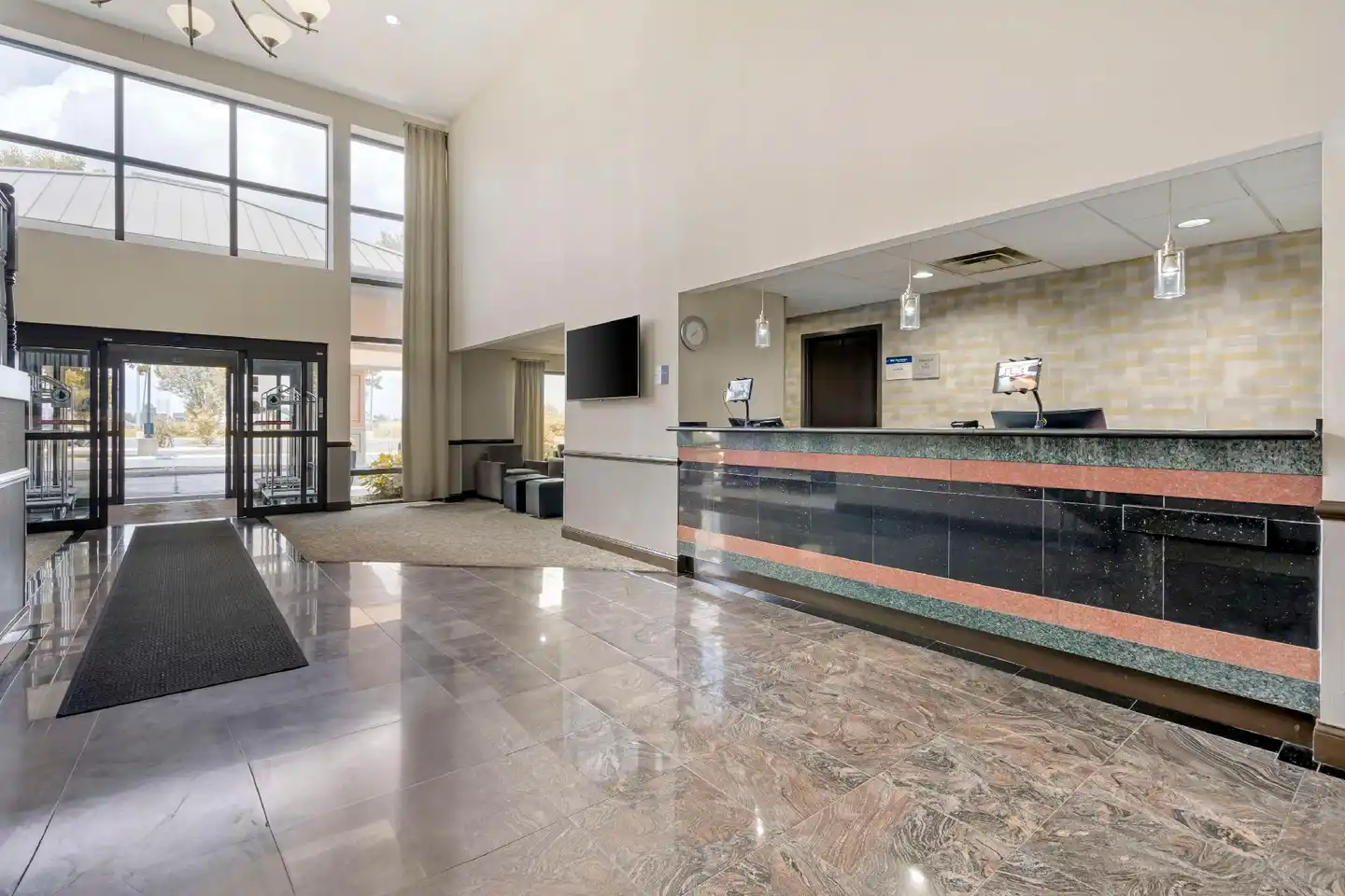 Best Western Suites Columbus Lobby