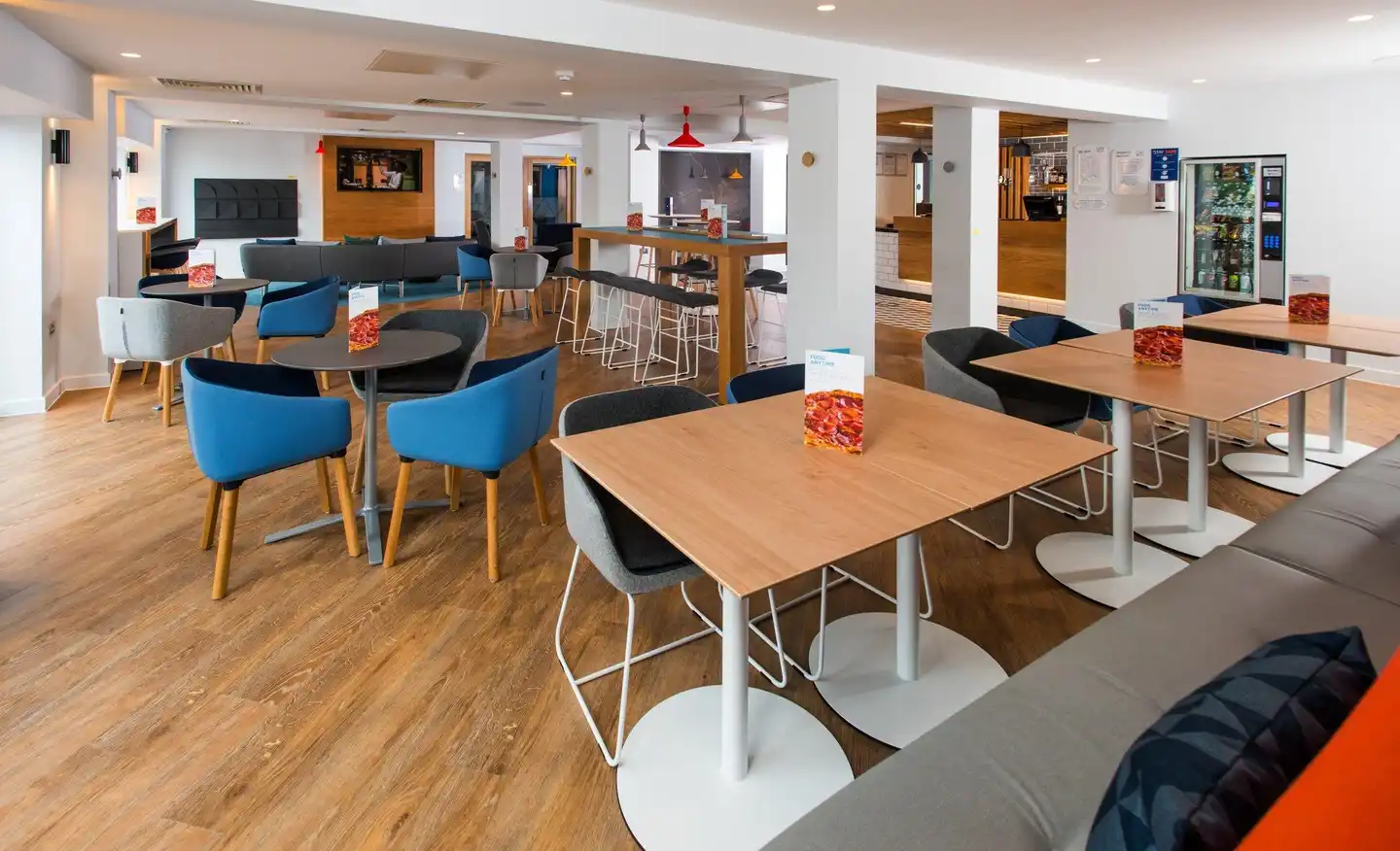 Holiday Inn Express Cardiff Bay Lobby