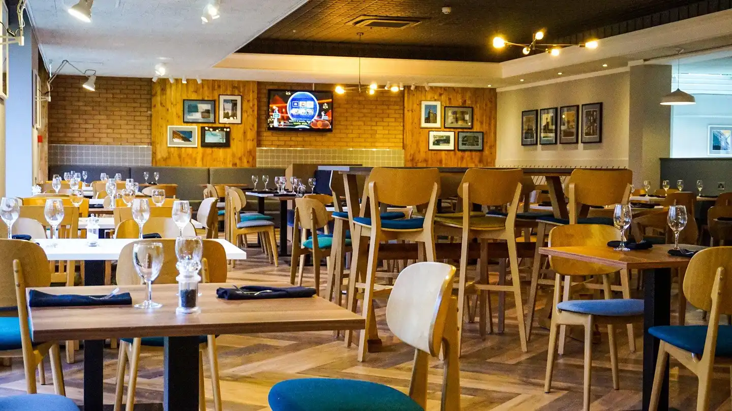 Holiday Inn Taunton Bar