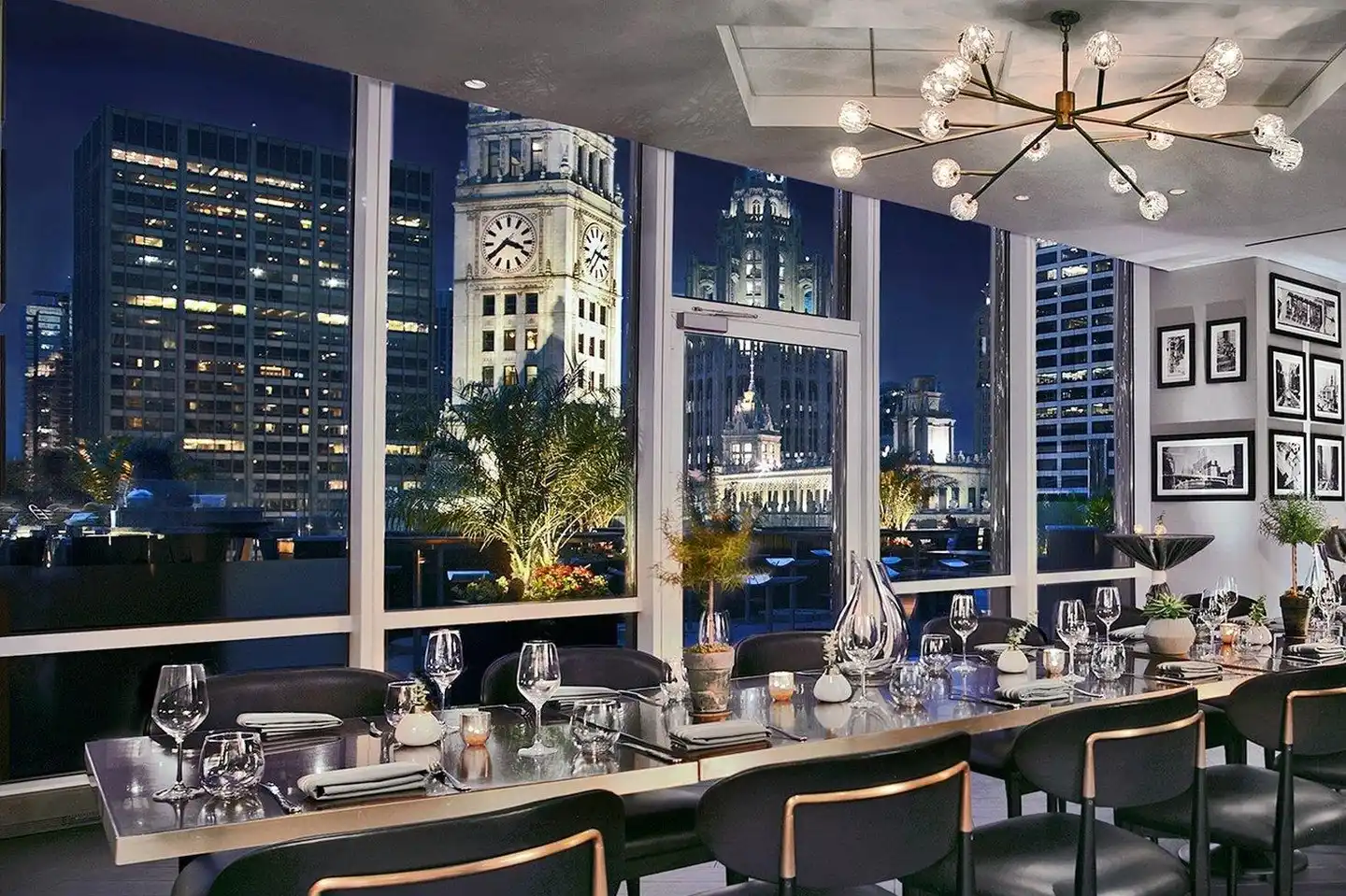 Trump International Hotel & Tower Chicago Bar