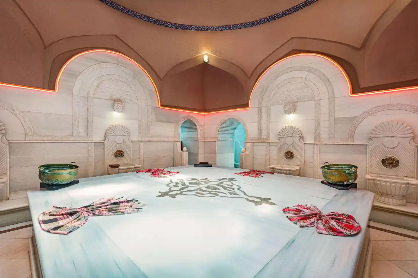Wyndham Istanbul Old City Hallenbad