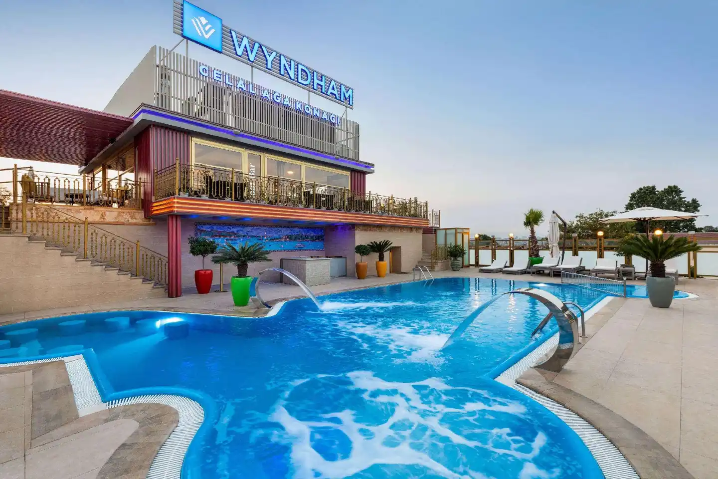 Wyndham Istanbul Old City Pool