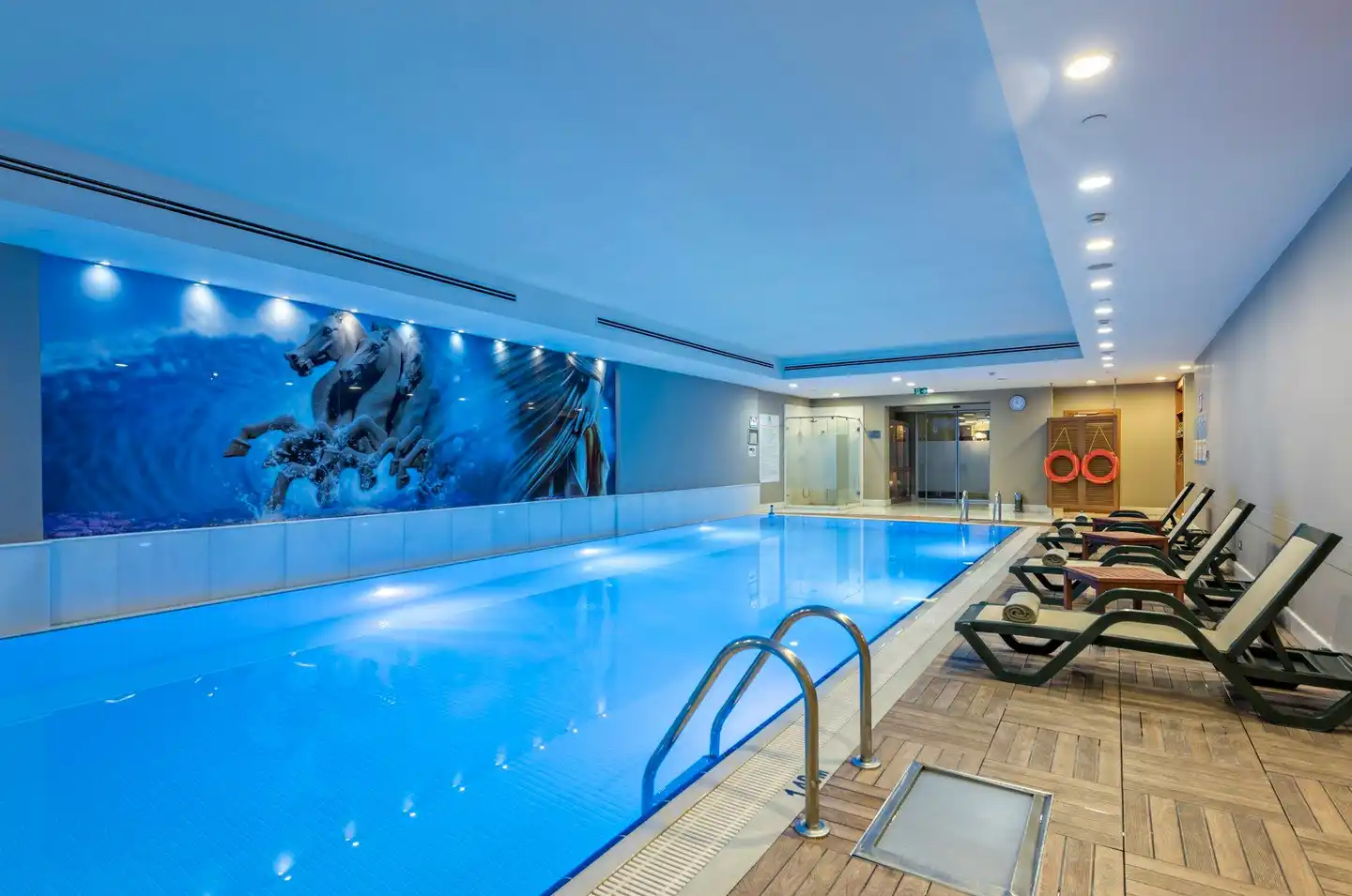 Holiday Inn Istanbul - Sisli Hallenbad