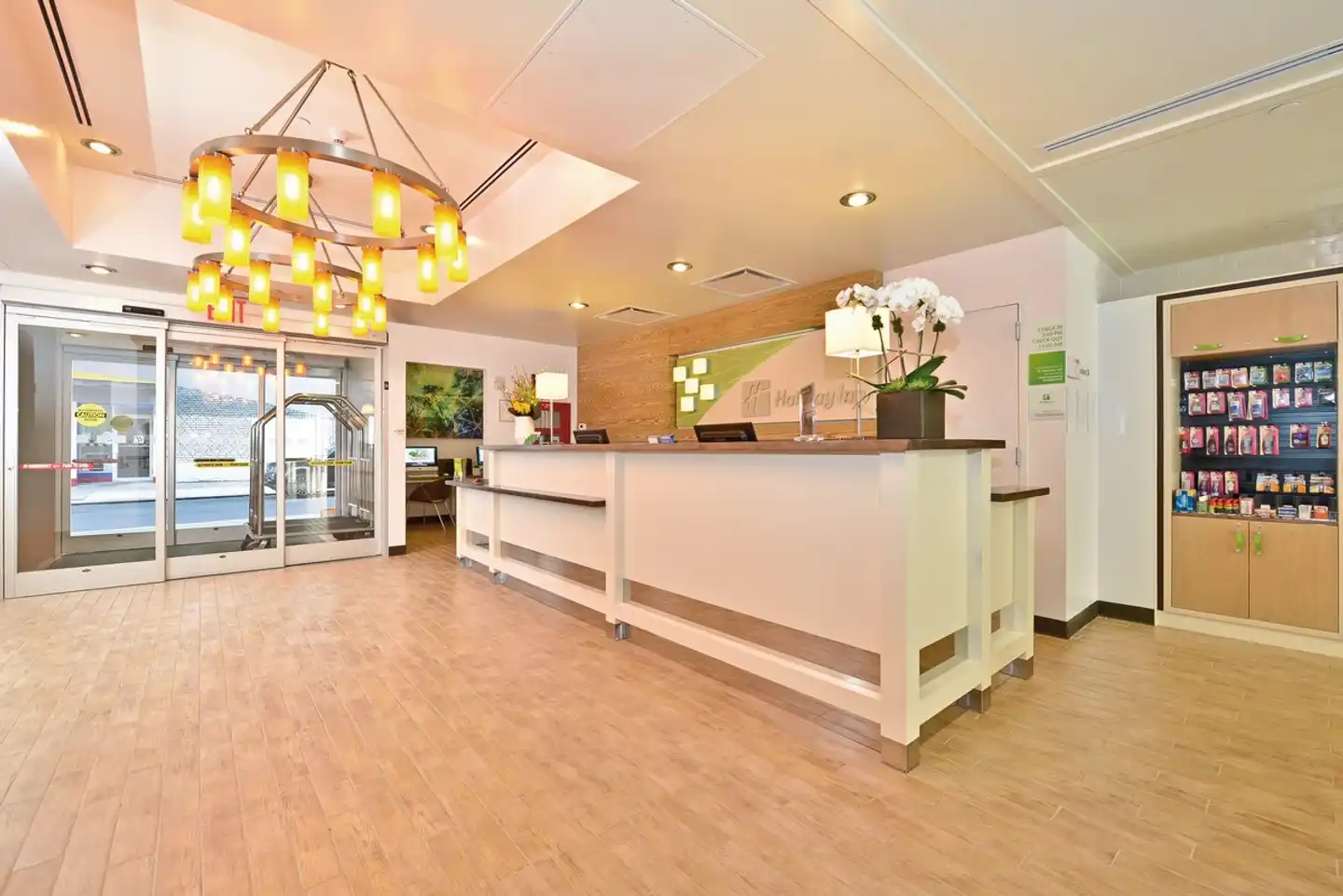 Holiday Inn NYC - Lower East Side Lobby