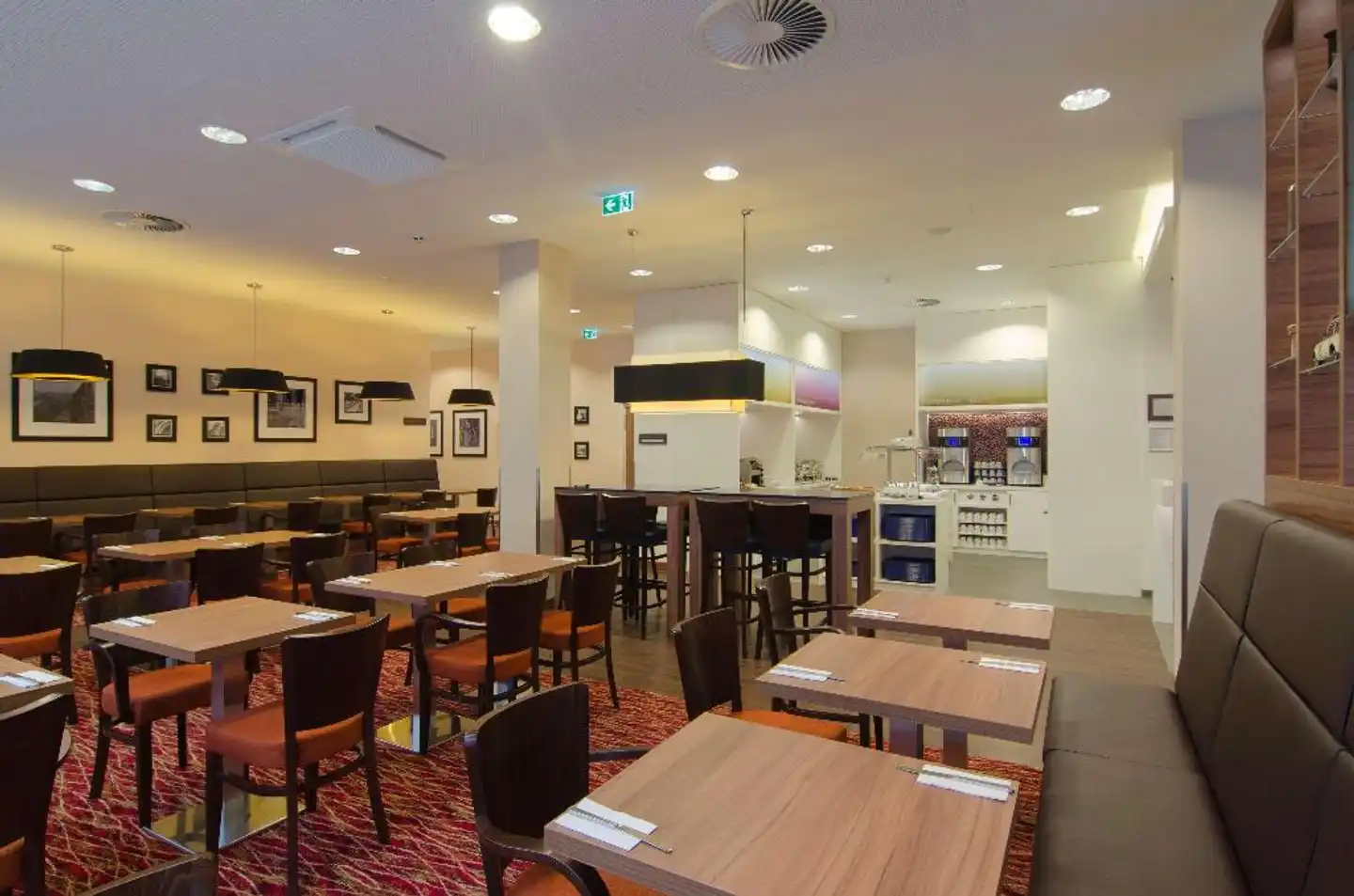 Hampton by Hilton Nürnberg City Centre Bar