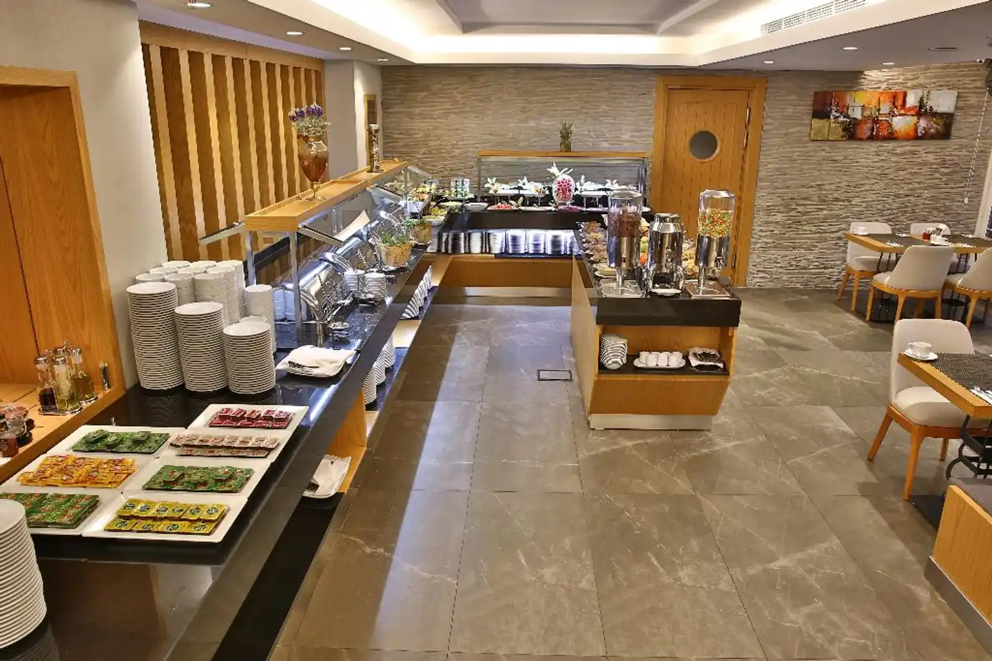 Bof Hotels Ceo Suites Atasehir Bar