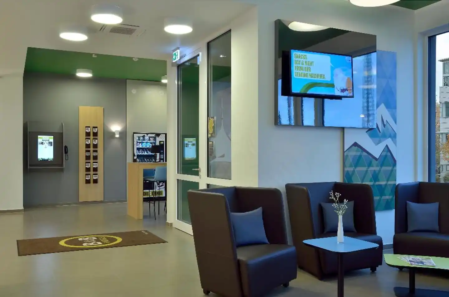 B&B Hotel Rosenheim Lobby