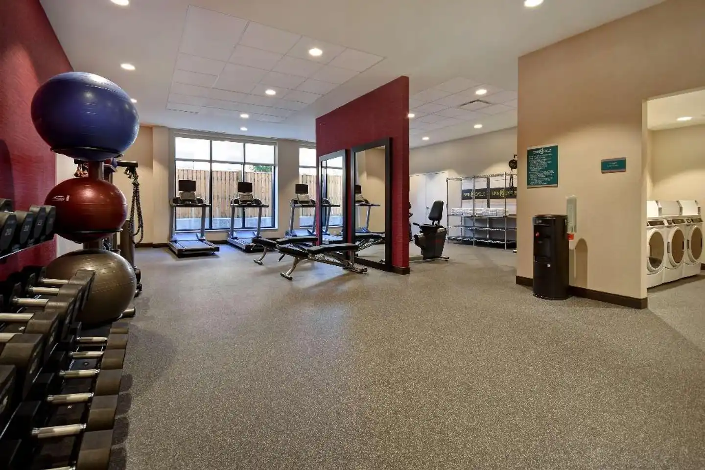 Home2 Suites by Hilton Boston South Bay Sport und Entertainment