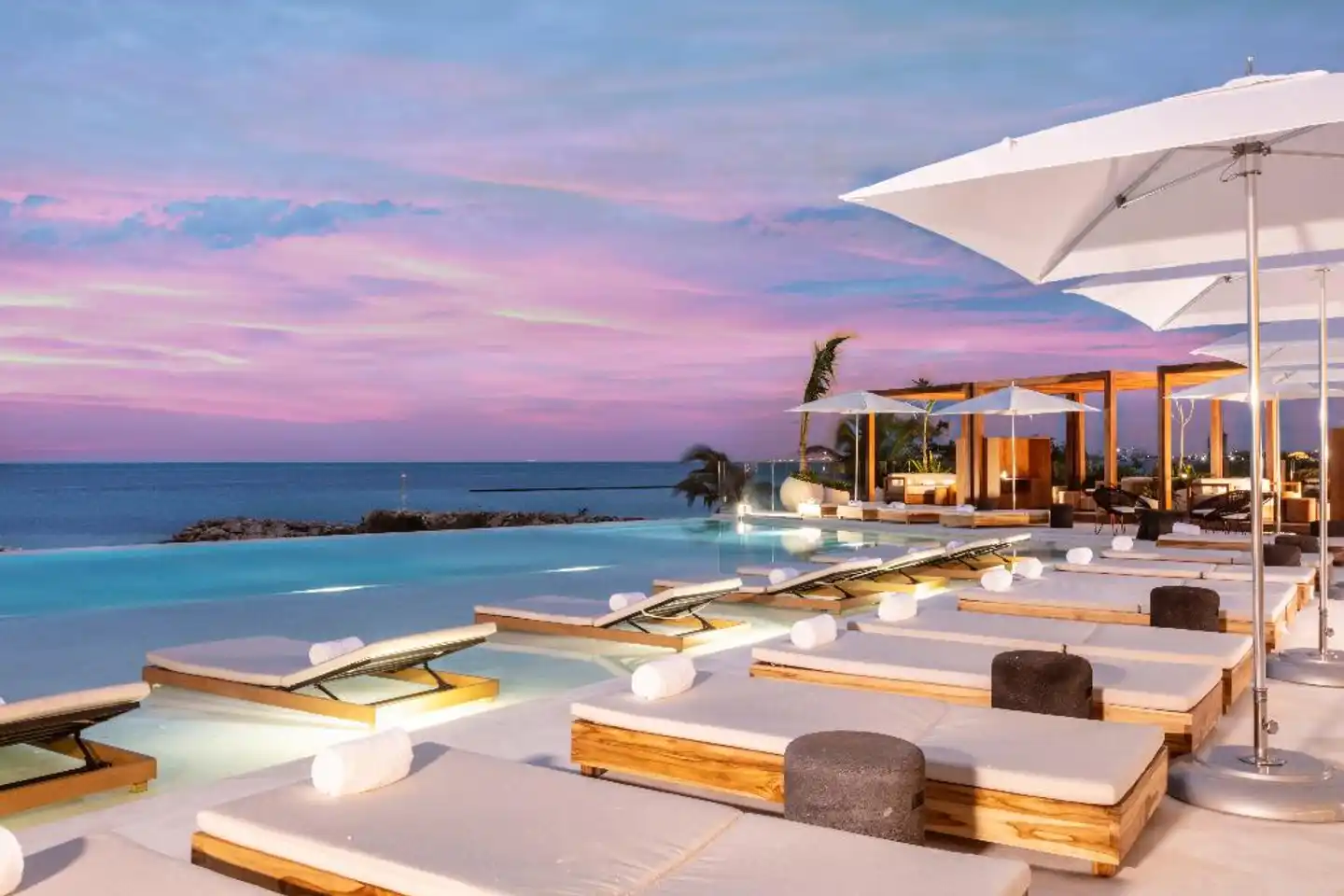 SLS Cancun Strand