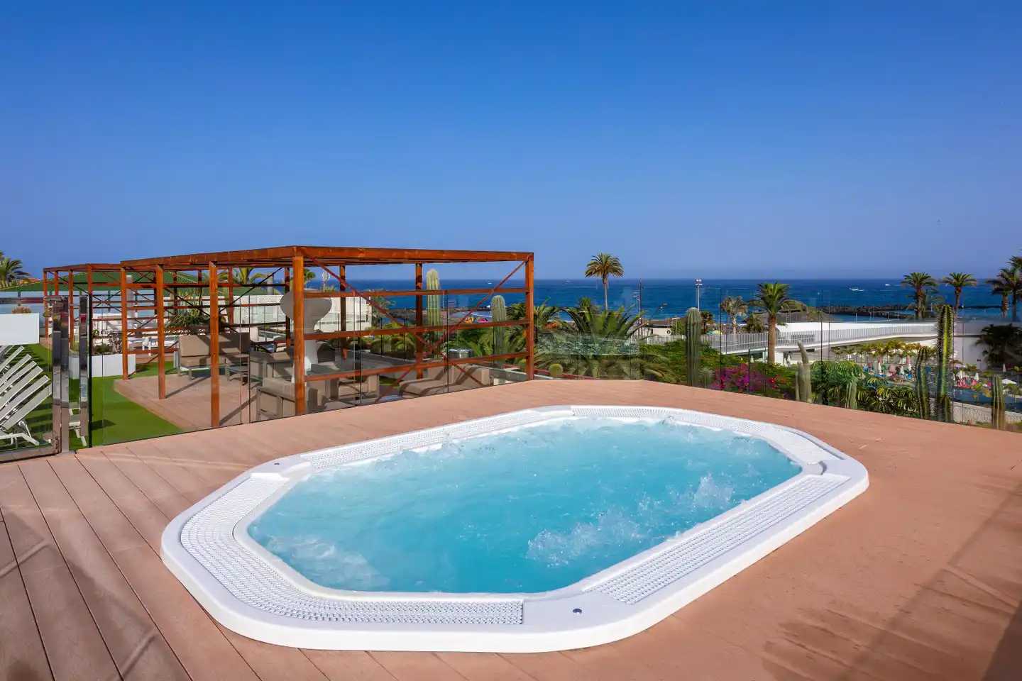 Alexandre Hotel Gala POOL