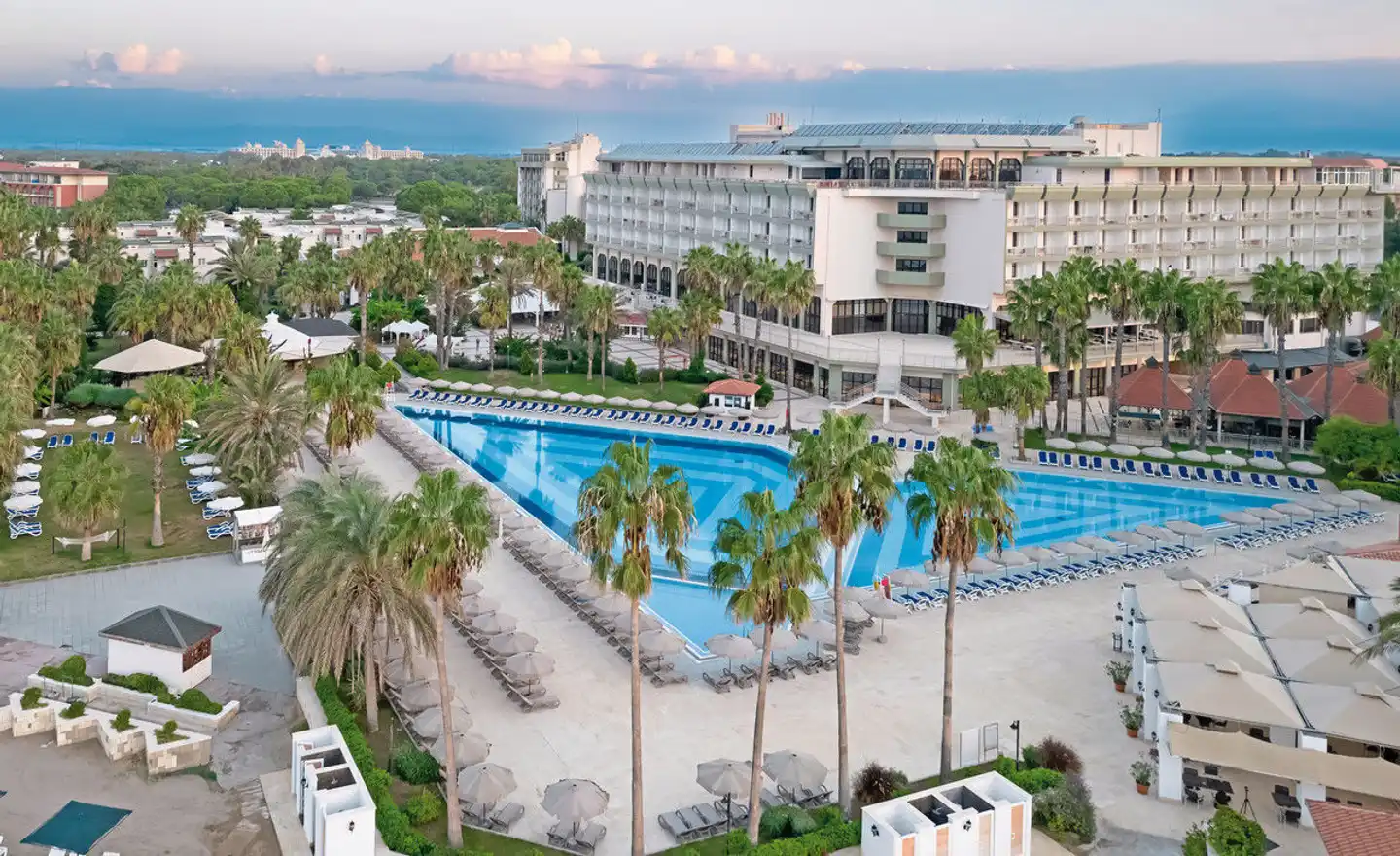 Adora Hotel & Resort Aussenansicht
