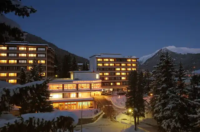 Mountain Plaza Hotel Aussenansicht