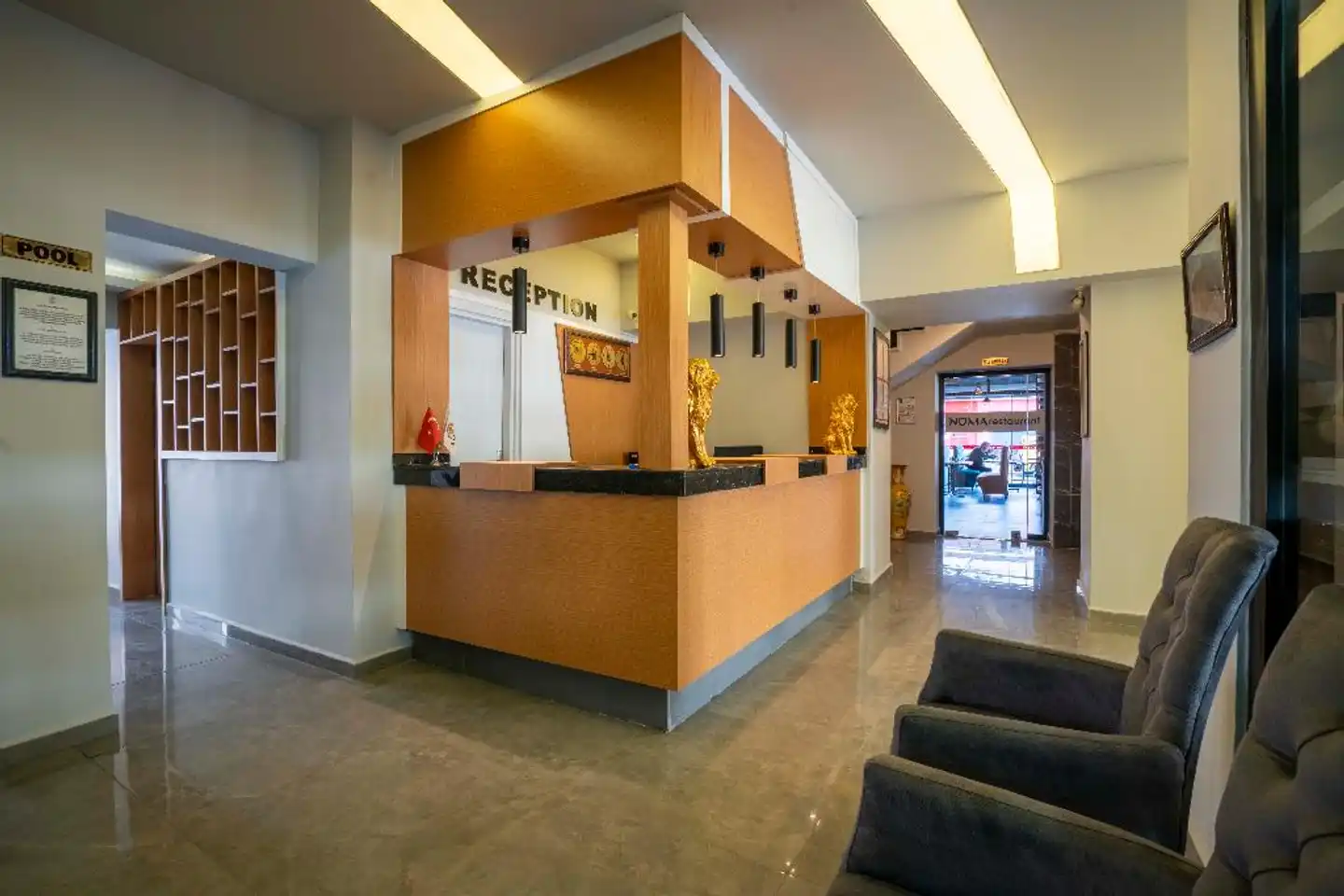 Aslan Corner Hotel Lobby