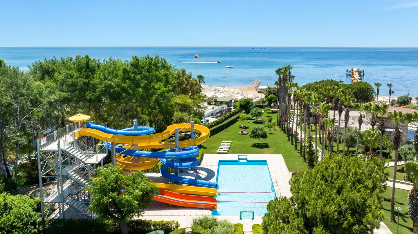 Arum Barut Collection Pool
