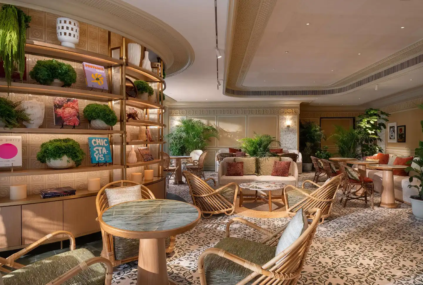 Island Shangri-La Hong Kong Lobby